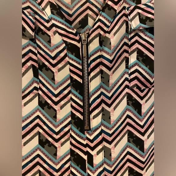 Candies flowy blouse - Picture 2 of 11